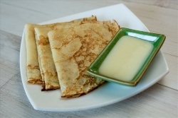 Блинчики со сметаной
